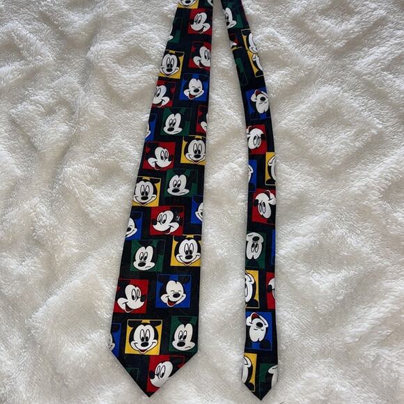 Vintage Mickey Mouse silk tie - Picture 6 of 9